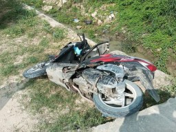 Nahas, Akibat Miras Pemotor di Koya Barat Hantam Truk Hingga Tewas