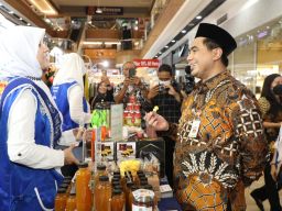 Gus Yasin Imbau Contoh China, Bangga dengan Produk dalam Negerinya