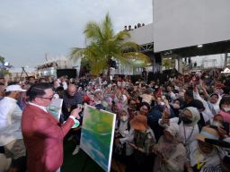 Paviliun Jabar Jadi Magnet Warga Kota Makassar, Produk Busana Langsung Ludes