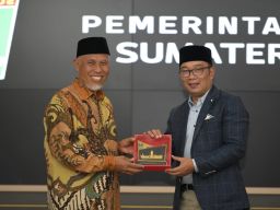 Jabar dan Sumbar Teken Perjanjian Kerja Sama di Sektor Pariwisata dan UMKM