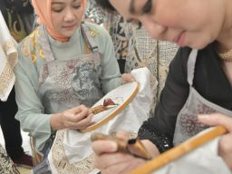 Atalia Praratya Kamil Resmikan Rumah Belajar Batik Tasikmalaya