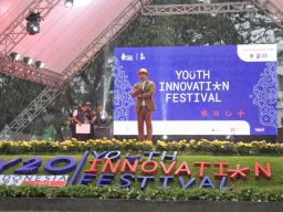 Berbicara di YIF, Kang Emil Bilang Anak Muda Harus Mampu Adaptasi Era Digital