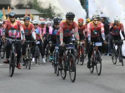 Ganjar Jadi Peserta Gowes Tour de Borobudur, Hari ke Dua Dilepas oleh Gibran