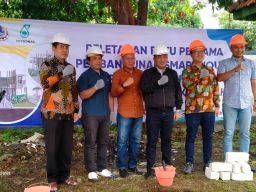 Sekdakab Sampang Letakkan Batu Pertama Pembangunan Rumah Pintar dari Petronas