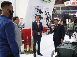 Terlihat Mesra di Indo Defence 2022, Jokowi Bilang Beri Restu Prabowo