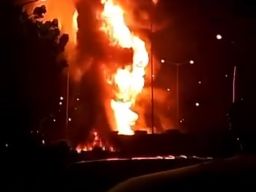 Truk BBM di Tol Ring Road KM 7 Cengkareng Terbakar, 8 Unit Damkar Dikerahkan