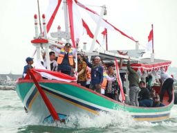 Vakum Selama Dua Tahun, Nelayan Lamongan Kembali Gelar Tradisi Petik Laut