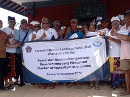 Ringankan Beban Masyarakat YPLSB Bantu Korban Banjir Berupa Punia Rp. 20 Juta