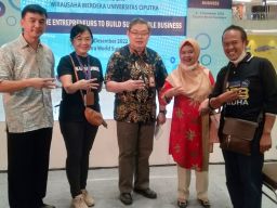 Mahasiswa Unidha Malang Pamer Produk di Mall Ciputera World Surabaya