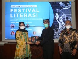 Dukung Pariwisata Banyuwangi, BI Terbitkan Buku Budaya Osing