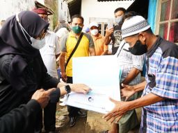 Layani Pembaruan Dokumen, Petugas Adminduk Banyuwangi Camping Dua Malam