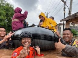 Diguyur Hujan 2 Hari, Sungai Citarum Meluap, Banjir Meluber Ratusan Rumah