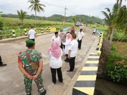 Bupati Banyuwangi, Ipuk Fiestiandani akan Bangun 31 Jembatan Tahun Ini