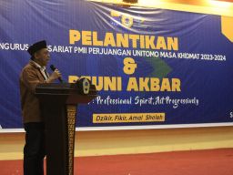 Anas Karno Berbicara di Pelantikan Pengurus Komisariat PMII Unitomo