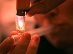 Polisi Tangkap Sepasang Kekasih Pesta Sabu di Kamar Kos Gadingrejo