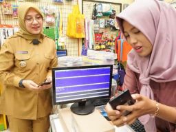 Ipuk Fiestiandani Pelopori Belanja ke UMKM untuk Warga Tidak Mampu