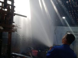 Kebakaran di Kauman, Ponorogo, Dapur Warga Ludes Tinggal Puing-puing