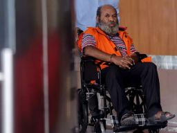 Selewengkan Uang Rakyat Papua Rp 45.8 Miliar, Lukas Enembe Tolak Dakwaan KPK