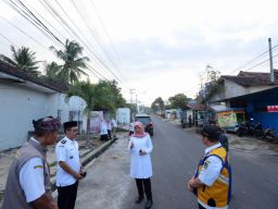 Bupati Ipuk Genjot Pembangunan Jalan, 52 Titik Saat Ini dalam Pengerjaan