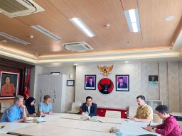 Fraksi PDI-Perjuangan Kota Surabaya Dikunjungi Peneliti Politik dari 4 Negara