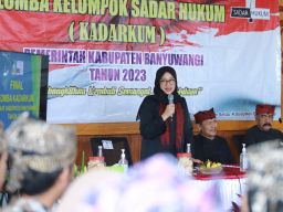 Bupati Ipuk Fiestiandani Ajak Pemuda Banyuwangi Menjadi Agen Sadar Hukum