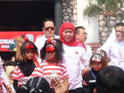 Pada Puncak HAN, Khofifah Indar Parawansa Dapat Surat Cinta dari Anak Jawa Timur