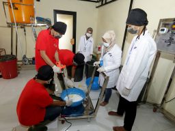 Pemkot Surabaya Melalui Diskominfo Gelar Program Padat Karya di Wonokromo