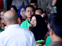 Pemerintah Bersama Grab Akselerasi Wirausaha Pasar Sememi dengan Teknologi