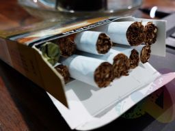 Penjualan Rokok Sampoerna Menurun 4,1%, Semester 1 Hanya 40,5 Miliar Batang