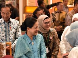 Presiden Jokowi Membuka Gelar Batik Nusantara di Senayan Park Mall Jakarta