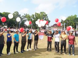 Lomba Permainan Tradisional Meriahkan Porcam Kecamatan Negara