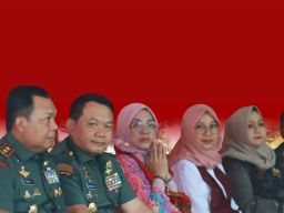 Ipuk Fiestiandani dan KASAD Dudung Abdurachman Kunjungi Pesantren Mabadiul Ihsan