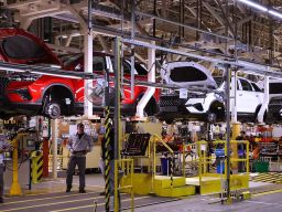 Putin Mulai Produksi Mobil dalam Negeri dan Pejabat Rusia Wajib Menggunakannya