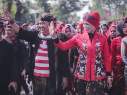 Bupati Hendy Siswanto Membuka Gelaran Petik Laut Bertajuk Puger Kulon Fest