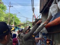 Satpol PP Usir PKL Pasar Keputran, Benarkah Semua Itu Demi Kenyamanan?