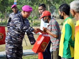 Prajurit Pasmar 2 Laksanakan Program Kali Bersih