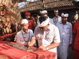 Bupati Tamba Apresiasi Semangat Semeton Pande