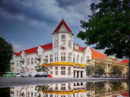 Eri Cahyadi Berencana Merubah Kawasan Jembatan Merah Jadi Wisata Kota Tua