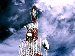 MTEL Resmi Akuisisi 54 Menara Telekomunikasi XL Axiata