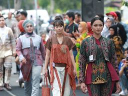 Ipuk Fiestiandani konsisten pada Batik Lokal dengan Menggelar Banyuwangi Batik Festival