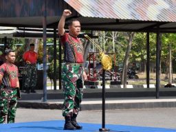 Komandan Pasmar 2 Melepas Kontingen Binsat Pasmar 2