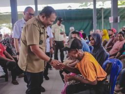 Bupati Hendy Kembali Salurkan BLT Cukai Hasil Tembakau pada Warga Miskin