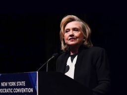 Mantan Menlu AS Hillary Clinton Memuji Keberhasilan Putin