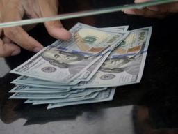 Jelang Rapat The Fed Pekan Depan, Rupiah Terombang-ambing dalam Tekanan