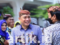 Eri Cahyadi Terima Piagam Akselerator Entaskan Stunting dan Kemiskinan Ekstrem