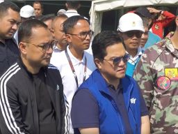 Eri Cahyadi Dampingi Erick Thohir Tinjau Stadion Gelora Bung Tomo
