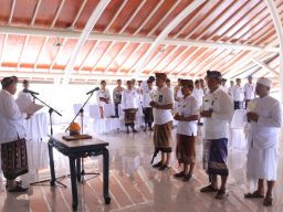 Bupati Tamba Lantik Kepala Badan Kesbangpol Jembrana