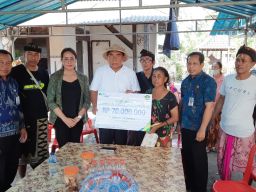 Bupati Tamba Serahkan Santunan Warga Meninggal Kecelakaan Kerja
