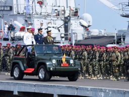 Batalyon Infanteri 5 Gelar Upacara HUT TNI ke 78 di Koarmada II Surabaya