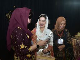 Sambut Kedatangan Iriana Jokowi, Novita Hardini Pamerkan Produk Unggulan Trenggalek